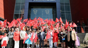 Görsel Kahramanlar Sergisi, Sefaköy Galeri Küp’te ziyarete açıldı