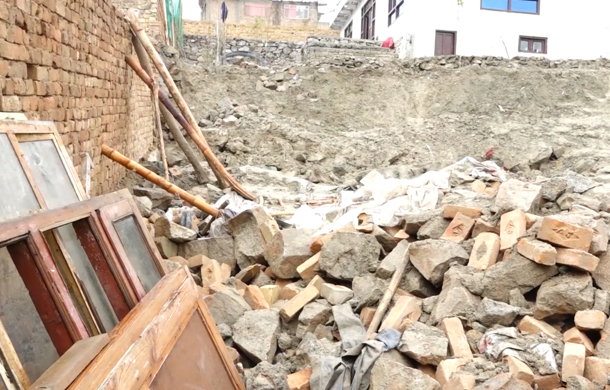 Afganistan’daki 5.8 büyüklüğündeki depremde en az 12 kişi hayatını kaybetti