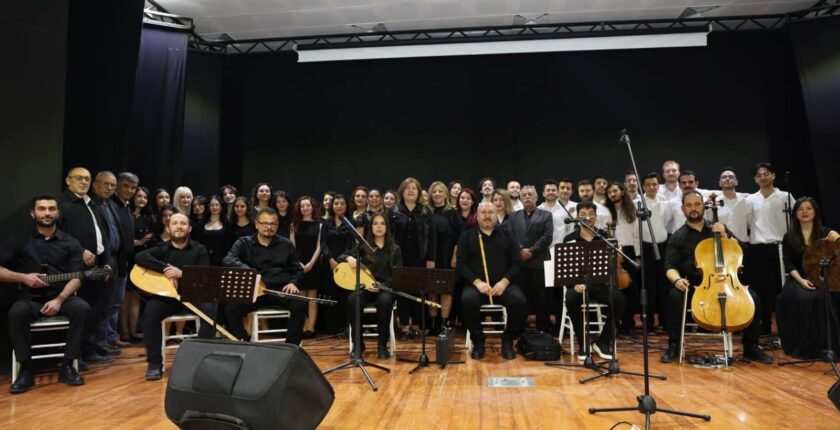 Gençlik Korosu Çifteler’de konser verdi