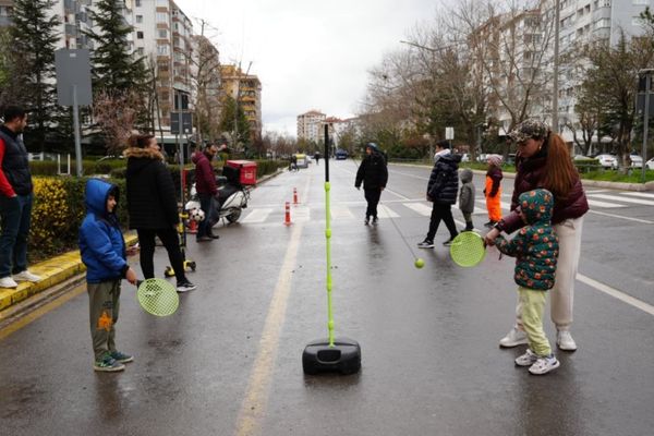 Eskişehir’de arabasız pazar uygulamasıyla merkez araç trafiğine kapatılacak