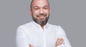 Lynqor, yapay zeka destekli modeliyle BAE’de lansman yaptı