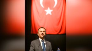 Vali Aktaş, muhtarlara verilen hizmet içi eğitim programına katıldı