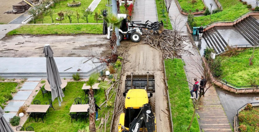 Giresun’da plajlar bölgesinde yenileme çalışması başlatıldı Giresun’da plajlar bölgesinde yenileme çalışması başlatıldı