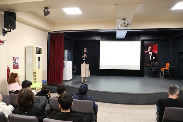 İzmit’te öğrencilere obezite farkındalığı semineri düzenlendi