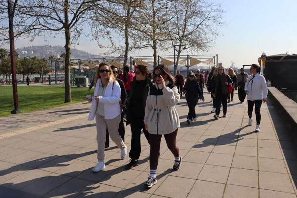 Dünya Sağlık Günü’nde İzmitli kadınlar sağlık için yürüdü Dünya Sağlık Günü’nde İzmitli kadınlar sağlık için yürüdü