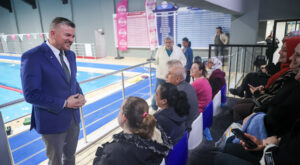 Buca’da özel çocuklar için yüzme kursu projesi sürüyor Buca’da özel çocuklar için yüzme kursu projesi sürüyor