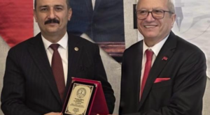 Selçuk Türkoğlu’na “Yılın Milletvekili” ödülü verildi