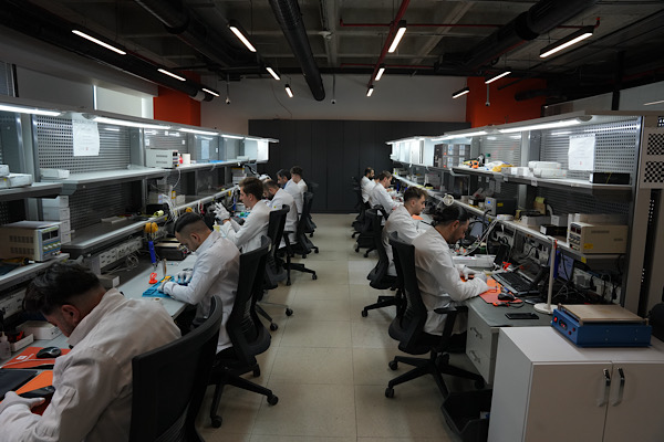 EVOFONE yaygın servis ağı ile satış sonrası hizmetlerde fark yaratıyor EVOFONE yaygın servis ağı ile satış sonrası hizmetlerde fark yaratıyor