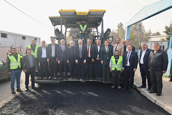 Siirt’te asfalt çalışmaları Küçük Sanayi Sitesi’nden başladı