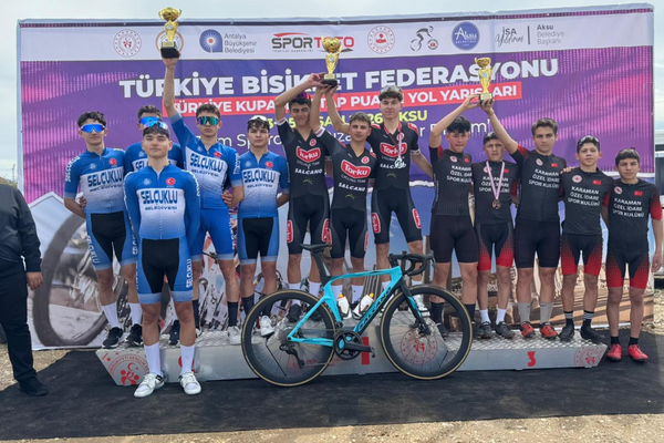 Karamanlı sporcular Türkiye Kupası’nda üçüncülük elde etti Karamanlı sporcular Türkiye Kupası’nda üçüncülük elde etti