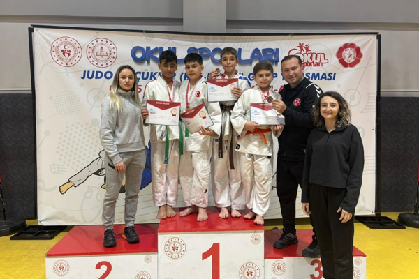 Kütahyalı sporcular, dereceler elde etti Kütahyalı sporcular, dereceler elde etti