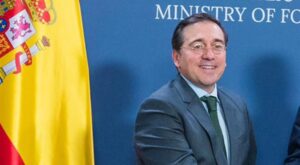 Albares: Hizbullah ve İsrail saldırıları durdurmalı