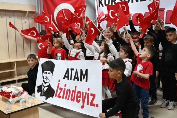 Karacabey’de 23 Nisan coşkusu köy okulunda kutlandı