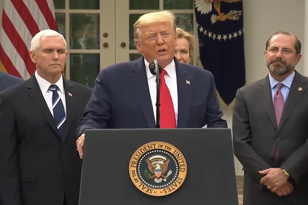 Trump: İran finansal olarak çöküyor