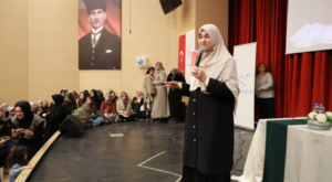 Büyükşehir, Erciş’te aile semineri düzenledi