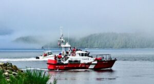 Keçiburnu açıklarında sürüklenen tekne kurtarıldı