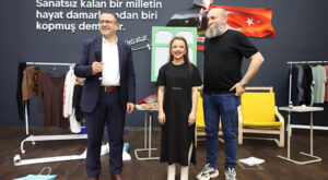 Derince’de “Hangisi Gerçek?” adlı komedi oyunu sahnelendi