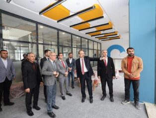 Vali Kızılkaya, Siirt’te kütüphane inşaatını inceledi