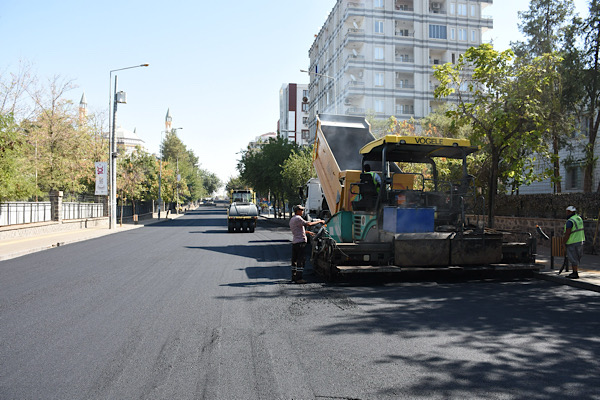 Diyarbakır’da 2026 yılı asfalt ve yol yenileme programı başlıyor Diyarbakır’da 2026 yılı asfalt ve yol yenileme programı başlıyor