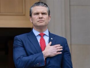 Hegseth: DDG 121 ve DDG 112 Hürmüz Boğazı’ndan geçti Hegseth: DDG 121 ve DDG 112 Hürmüz Boğazı’ndan geçti