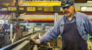 Şubat ayında sanayi üretimi yıllık yüzde 2,2 arttı