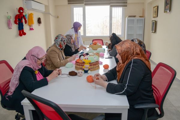 DİSMEK kursları üretim ve dayanışmayı buluşturuyor DİSMEK kursları üretim ve dayanışmayı buluşturuyor