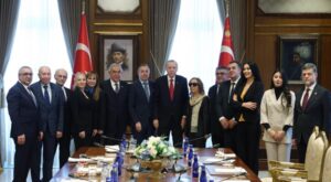 Cumhurbaşkanı Erdoğan, Türk Demokrasi Vakfı heyetini kabul etti