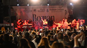 Manisa’da Romanlar Gecesi düzenlendi