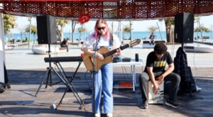 Erasmuslu gençlerden mini konser