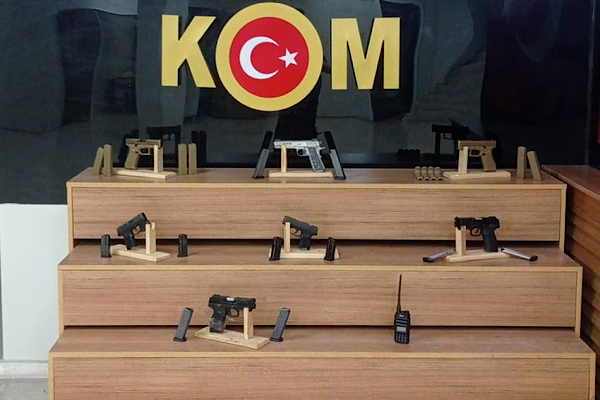 Şanlıurfa’da silah ve mühimmat kaçakçılığı operasyonu