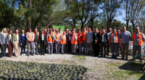 Özdemir, Atatürk Kültür Parkı çalışanlarıyla bir araya geldi