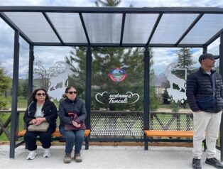 Tunceli’de toplu ulaşım durakları yenileniyor