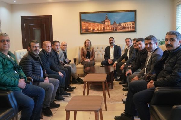 Diyarbakır Fırıncılar Odası’ndan büyükşehir belediyesine ziyaret Diyarbakır Fırıncılar Odası’ndan büyükşehir belediyesine ziyaret