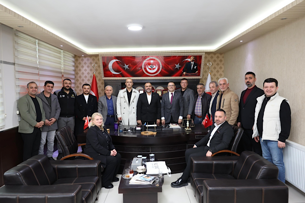 Başkan Gökçe esnaf ve vatandaşlarla bir araya geldi