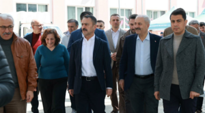 Vali Aktaş’tan Gebze’de seçim sandıklarına ziyaret