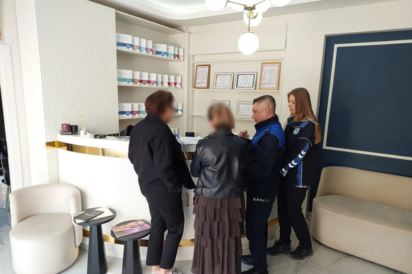 Zabıta güzellik salonlarına denetim gerçekleştirdi