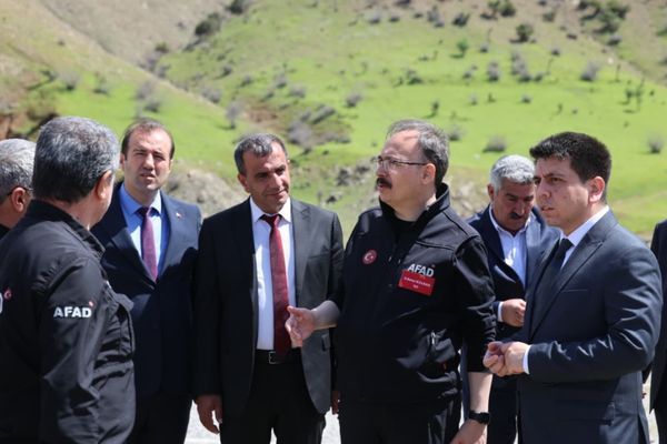 Vali Kızılkaya, selden etkilenen ilçelerde incelemelerde bulundu
