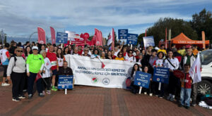 Kepez Gönüllüleri Runtalya Maratonu’nda koştu