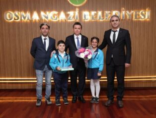Osmangazi’de belediye başkanlığı koltuğu çocuklara devredildi