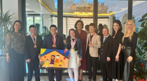 Süreyya Yavuz , özel gereksinimli çocukları ziyaret etti