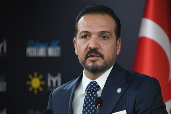 Zorlu: Aziz şehitlerimizi rahmet ve minnetle anıyoruz Zorlu: Aziz şehitlerimizi rahmet ve minnetle anıyoruz