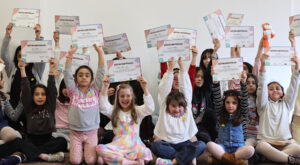 İzmir’de çocuklar kendi resimli kitaplarını hazırladı