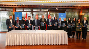 Sosyal medya hem bağımlılık oluşturuyor hem diğer bağımlılıklara zemin hazırlıyor