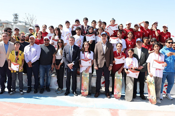 Eyyübiye’de okullar arası kaykay müsabakaları düzenlendi