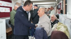 Başkan Sarıkurt sandık bölgelerini ziyaret etti