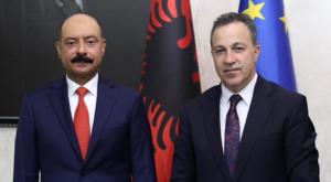 Arnavutluk Parlamentosu Başkanı Peleshi, Katar Büyükelçisi ile görüştü