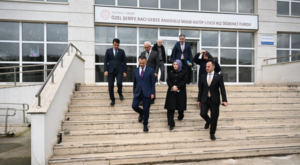 Vali Aktaş, Gebze’deki eğitim kurumlarını ziyaret etti