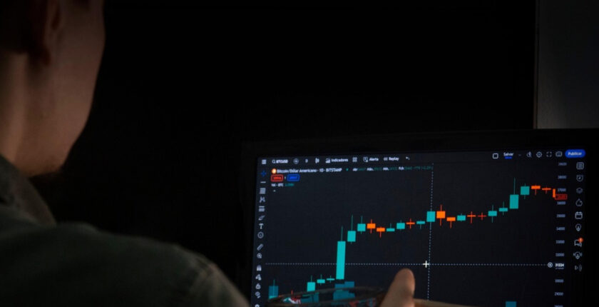 BIST 100 kritik seviyelerde tutunmaya çalışıyor BIST 100 kritik seviyelerde tutunmaya çalışıyor