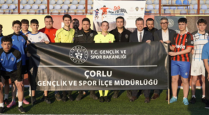 Sarıkurt, “Sokaklar Bizim 5×5 Futbol Turnuvası”nı ziyaret etti