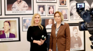 Yıldırım: Tiyatro toplumun aynasıdır